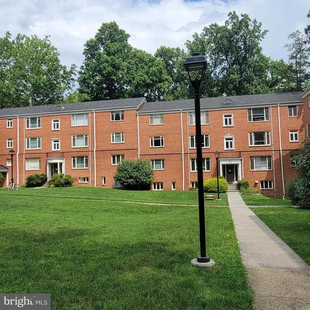 10407 Montrose Ave #201, BETHESDA