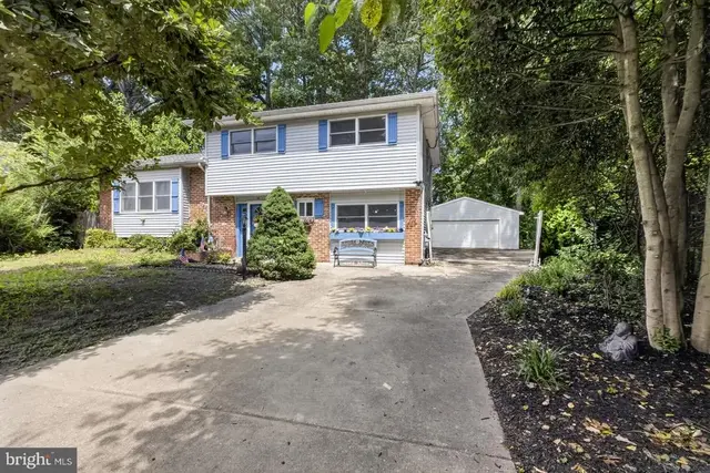 55 E Cherokee Dr, Newark