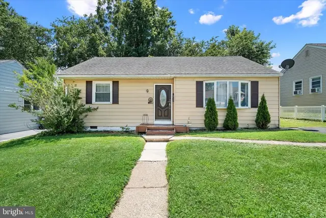 28 Gail Rd, New Castle