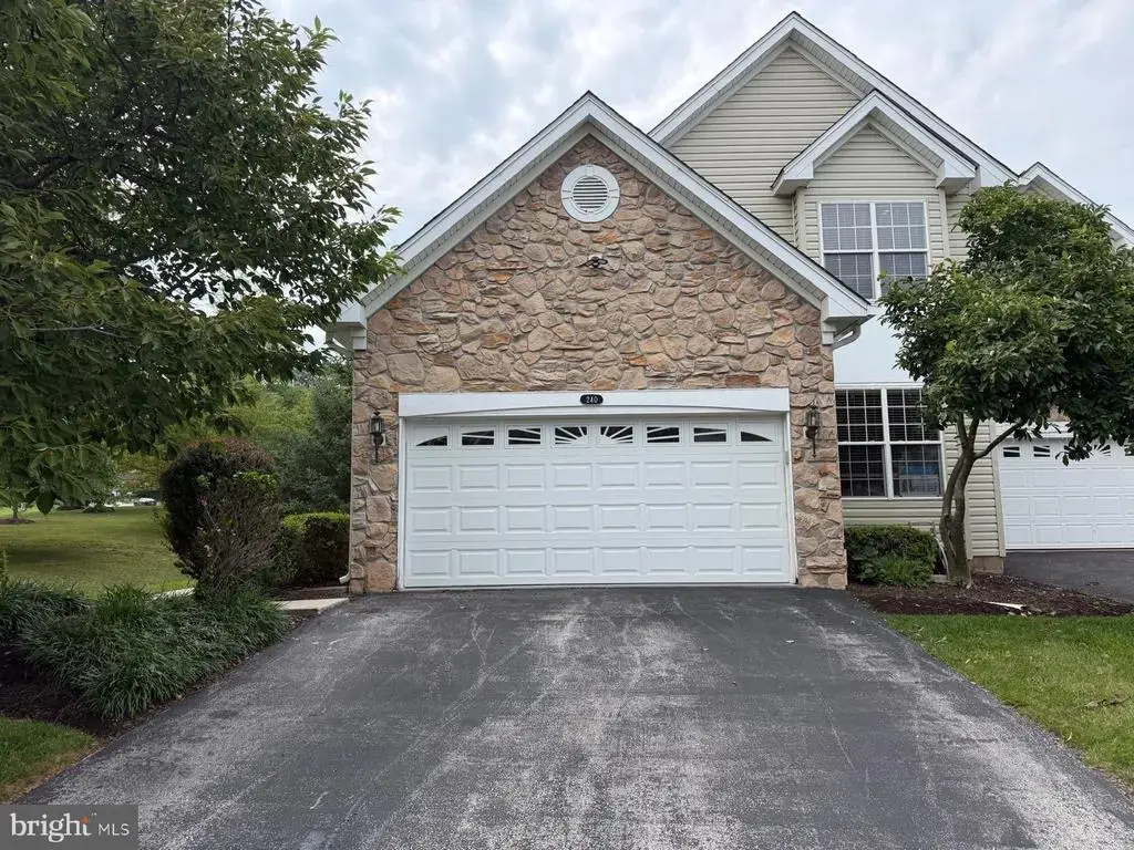 240 Torrey Pine Ct, WEST CHESTER