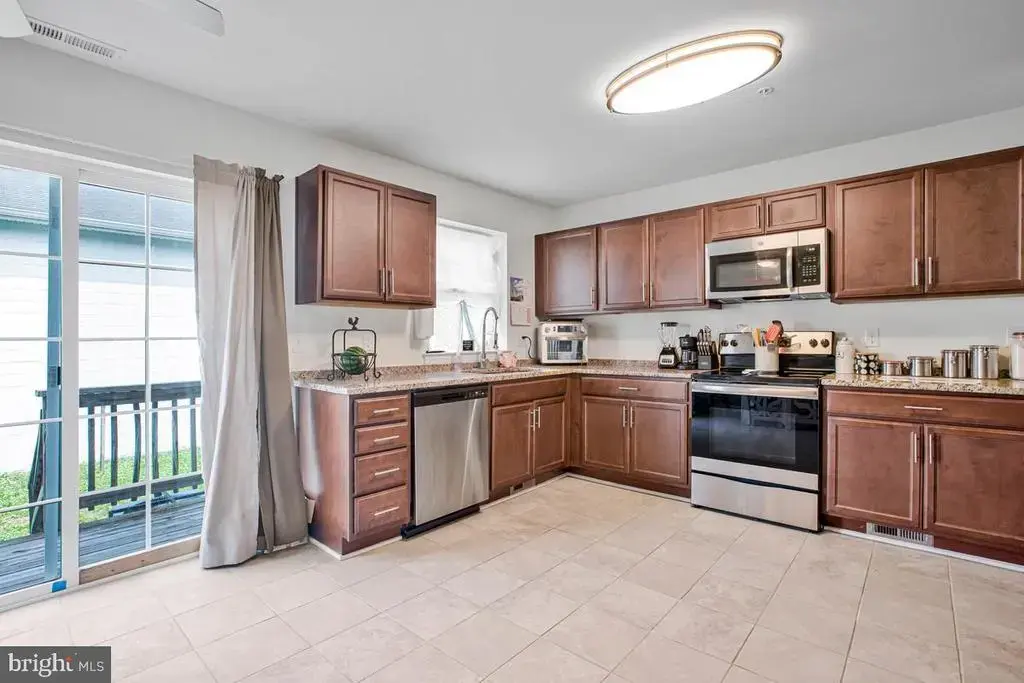 589 Baker St, BALTIMORE