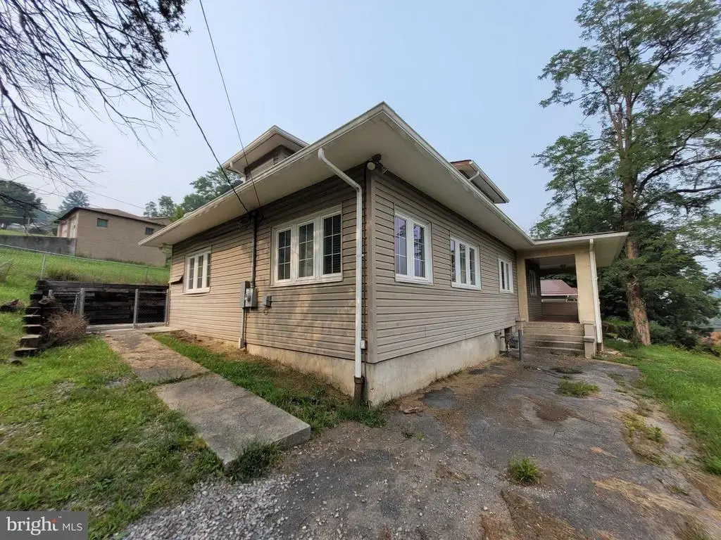 885 Braddock Rd, CUMBERLAND