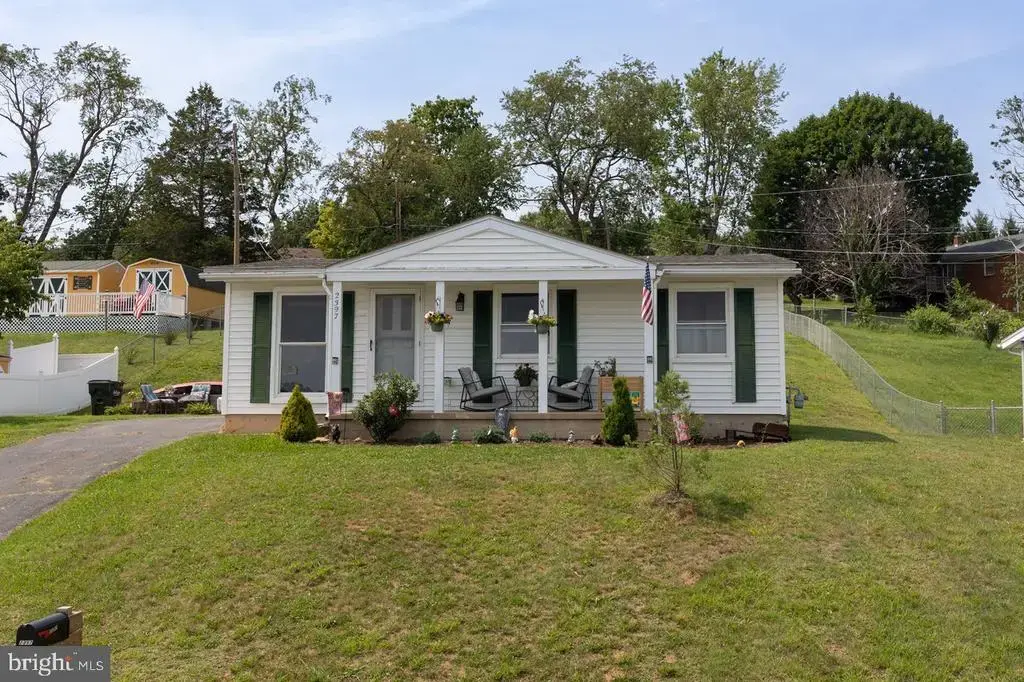 2397 Highview Cir, STAUNTON