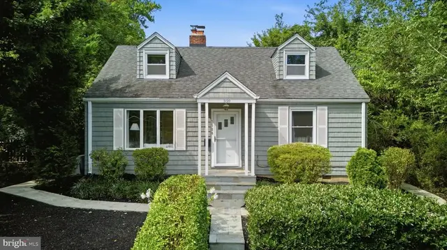 3120 Greenway Blvd, Falls Church