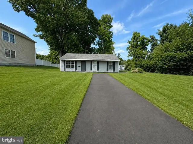 218 Meadowbrook Ave, Wilmington