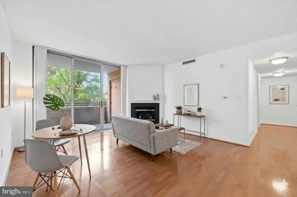 11710 Old Georgetown #327, NORTH BETHESDA