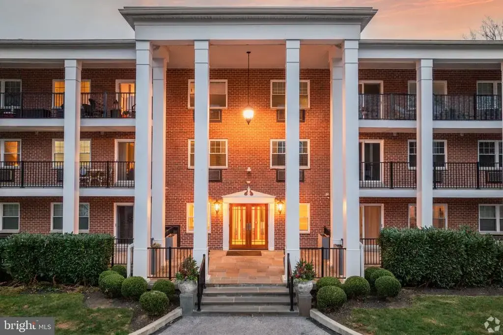 313 Creek Dr #108, WAYNE