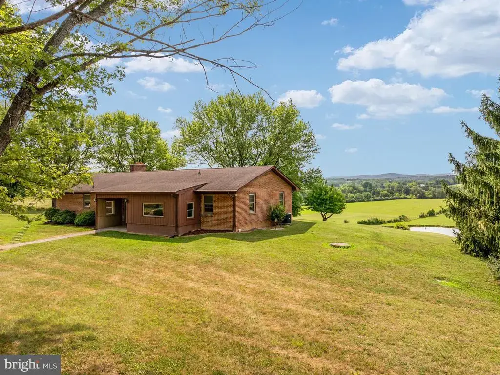 101 Nelson Rd, STRASBURG