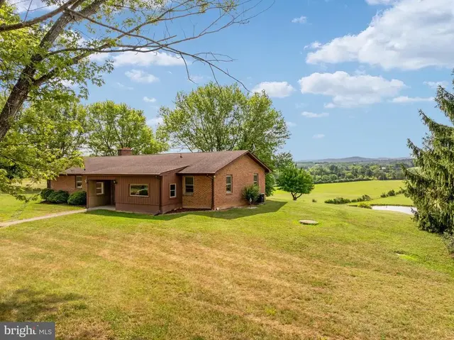 101 Nelson Rd, Strasburg
