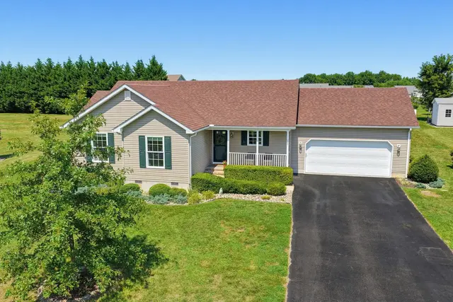 167 Deer Path Ln, Clayton