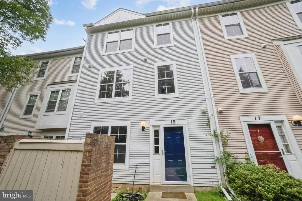 19 Harbor Tree, GAITHERSBURG
