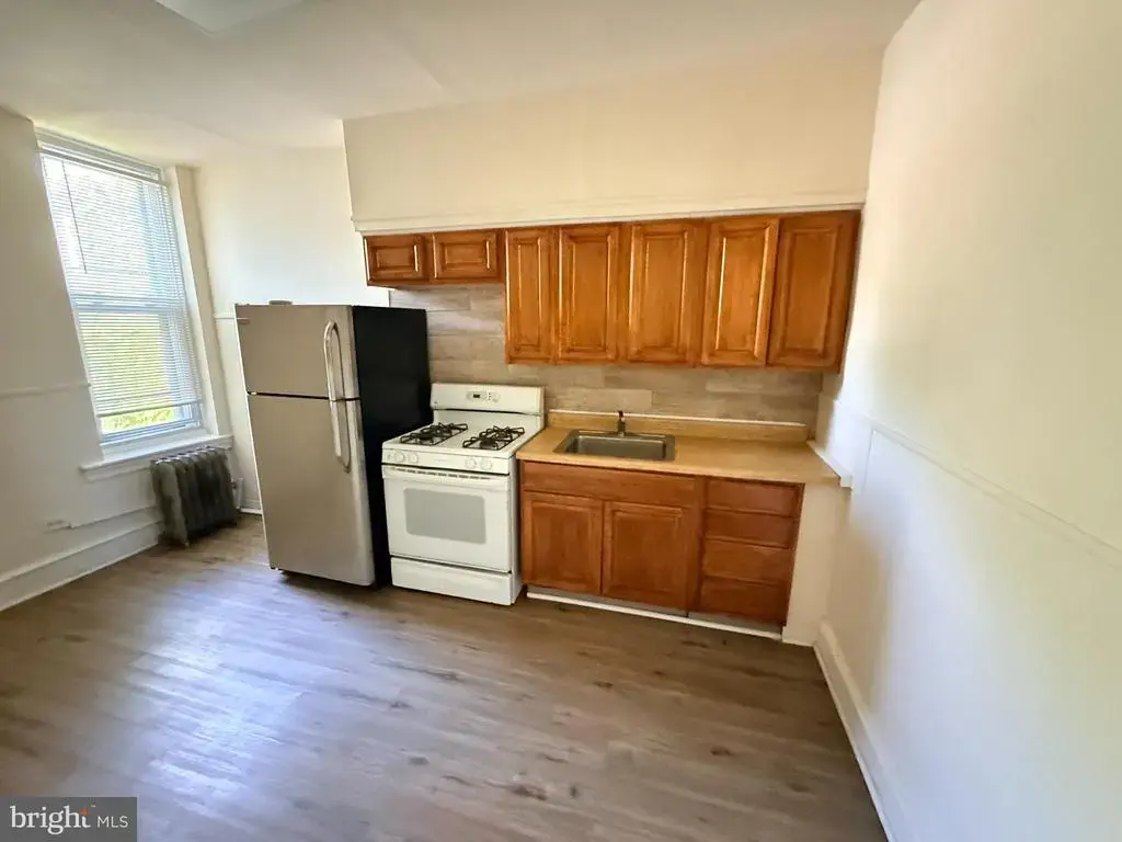 1325 W Wingohocking St, PHILADELPHIA