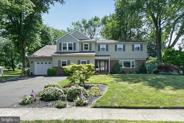 240 Beaver Rd, Southampton