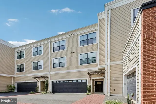 43537 Michigan Sq, Leesburg