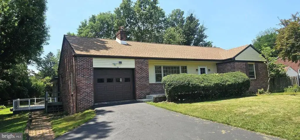 2247 E Orvilla Rd, HATFIELD