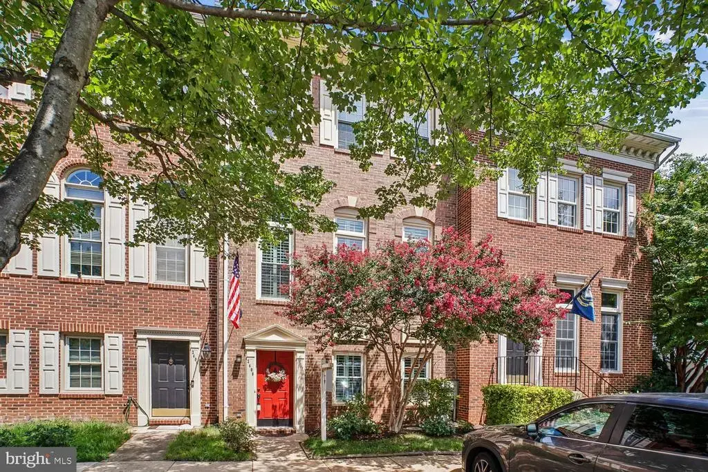 2408 Garnett Dr, ALEXANDRIA