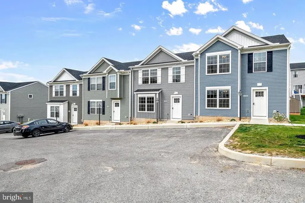 260 Beechwood Way, HANOVER