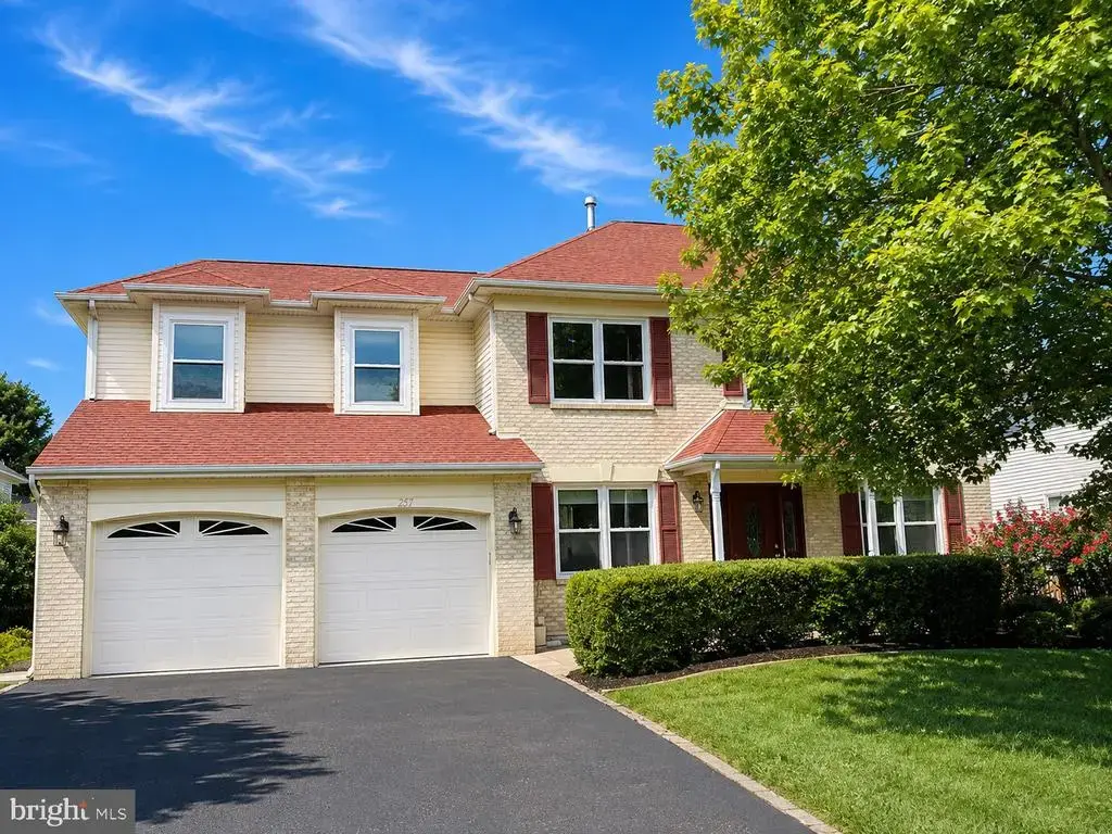 227 Shelly Dr, COLLEGEVILLE