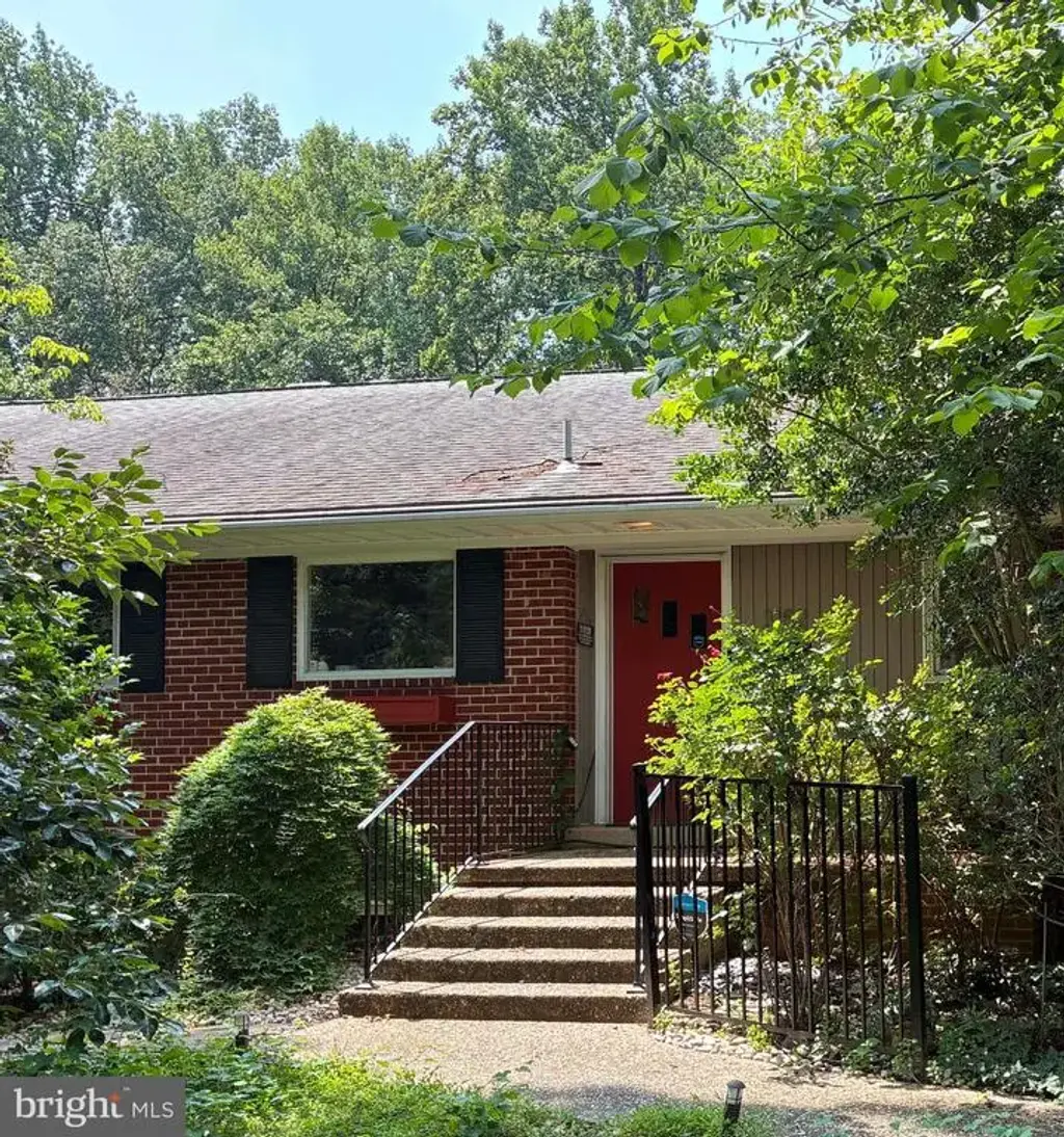 3152 Holmes Run Rd, FALLS CHURCH