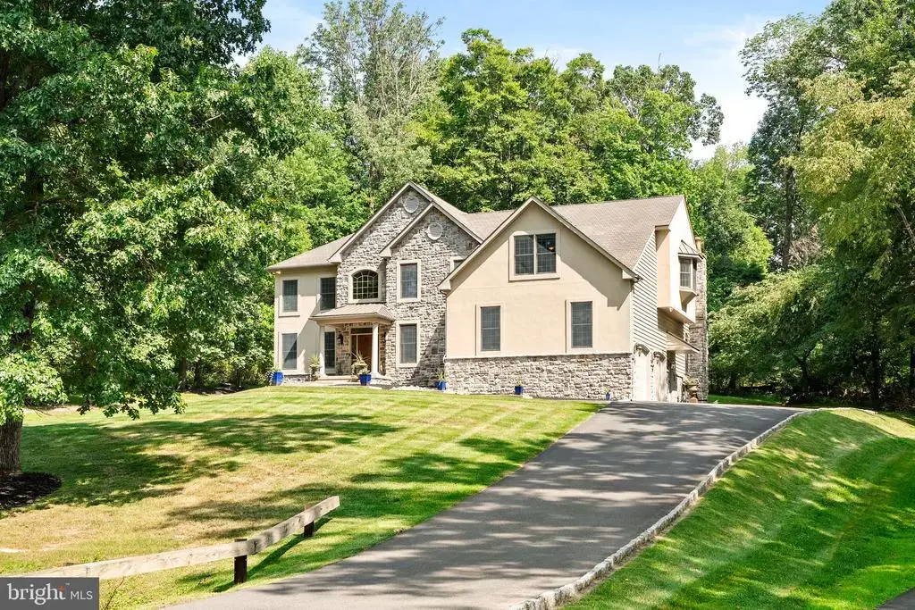 12 Mountain View Ct, EWING