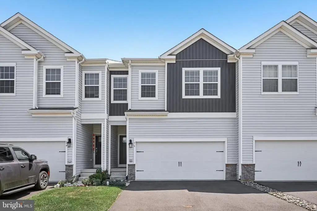 76 Fonthill Ct, QUAKERTOWN