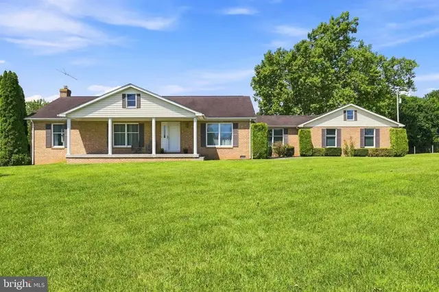 179 Clifton Rd, Berryville