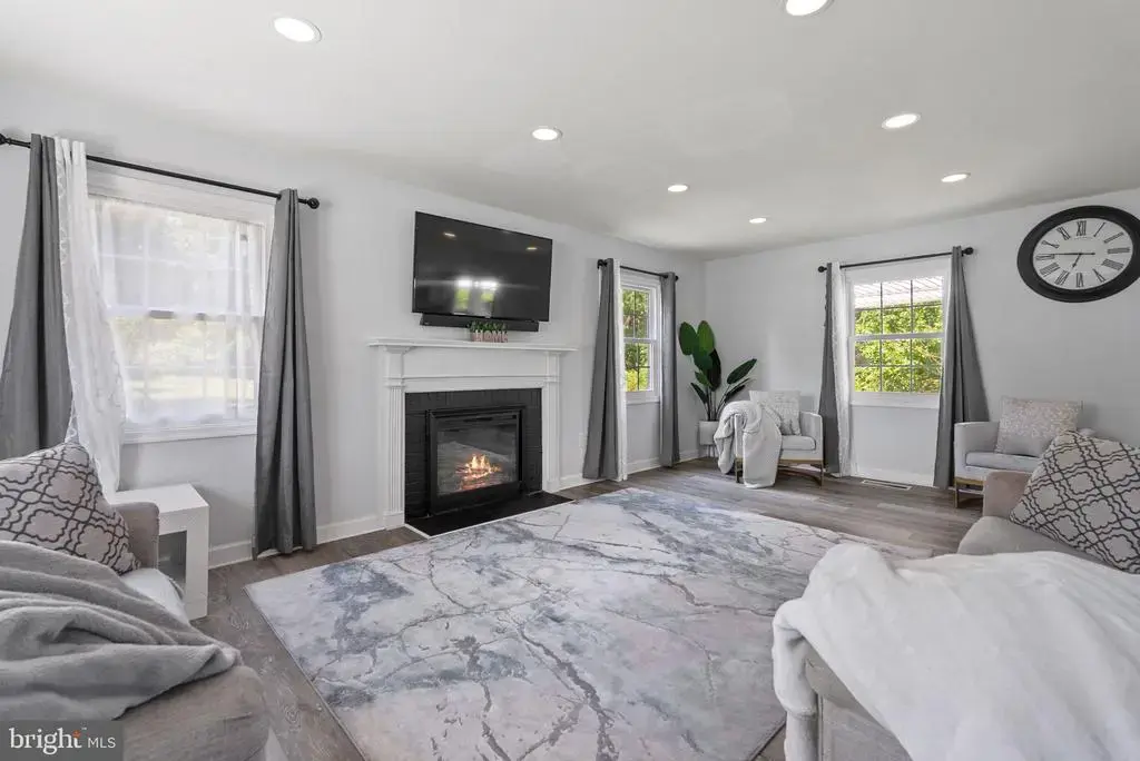 12328 Melody Turn, BOWIE