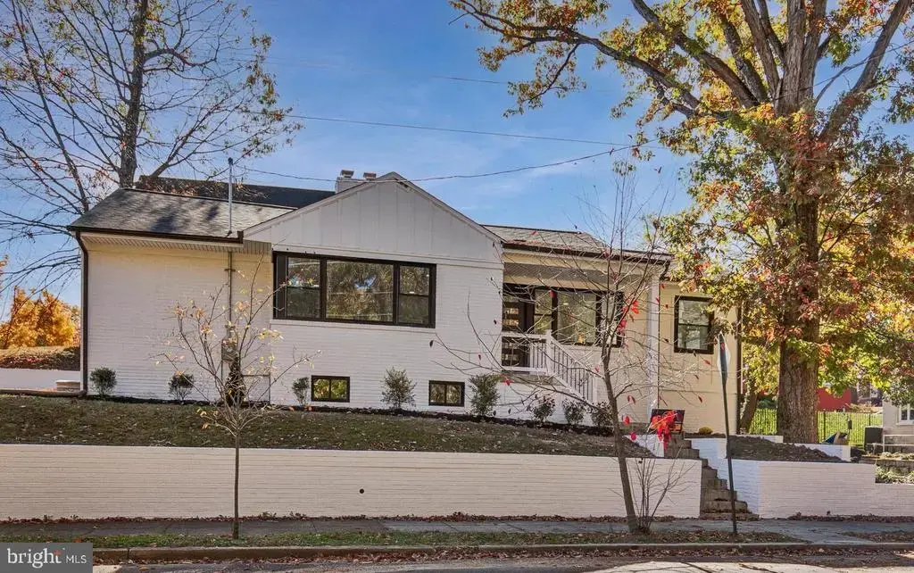 3127 Park Dr Se, WASHINGTON