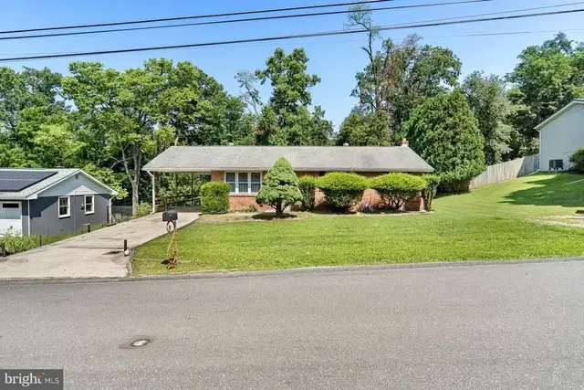 222 Oak Knoll Rd, New Cumberland