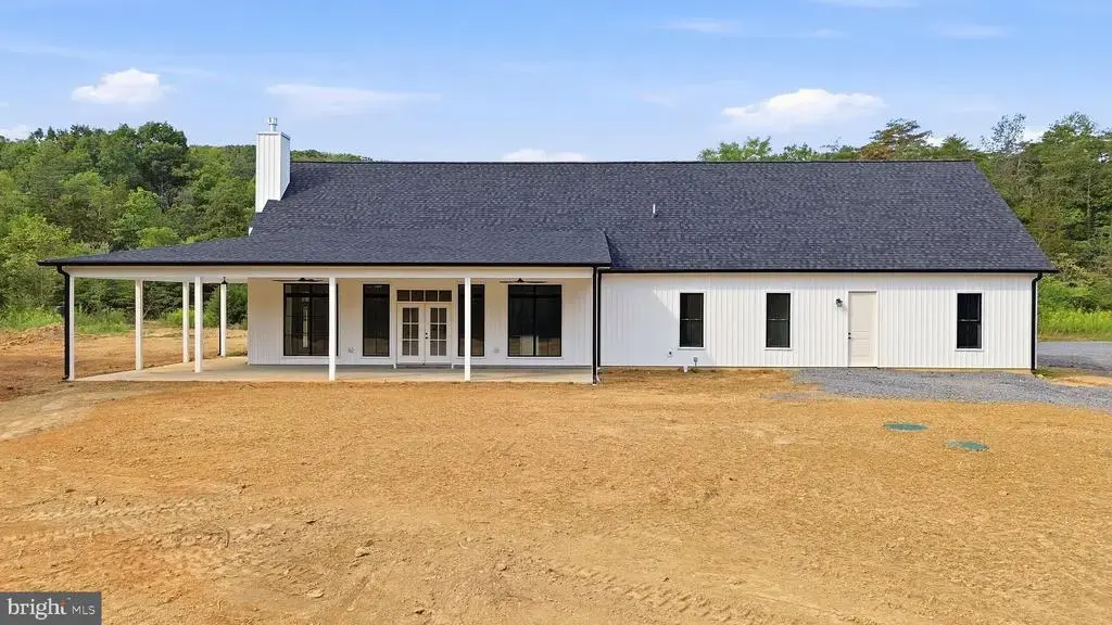 222 Messick Rd, STRASBURG