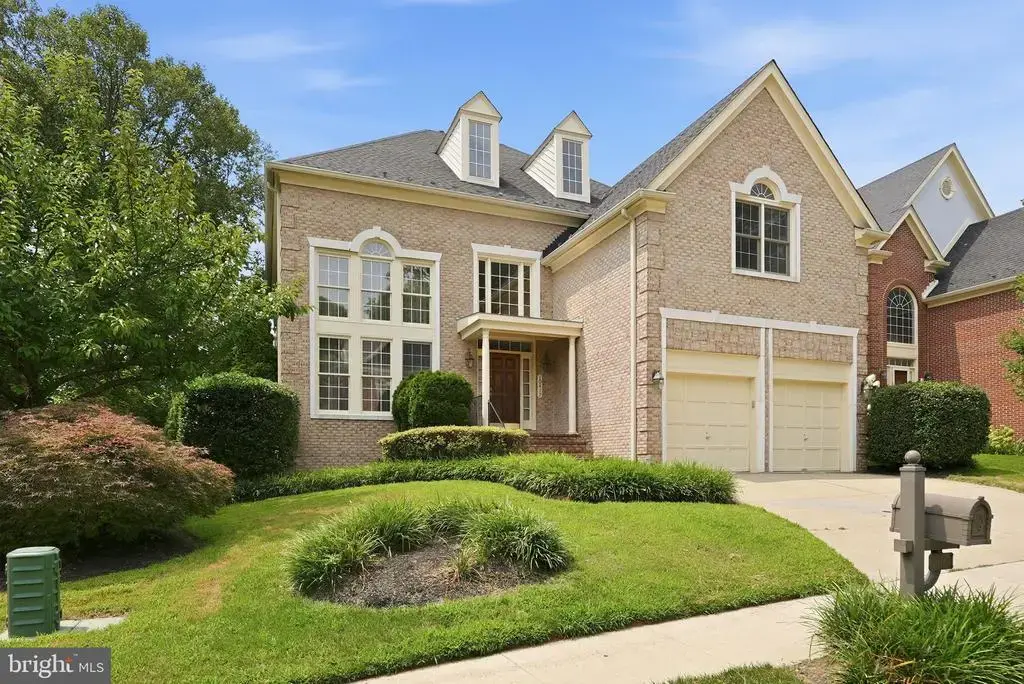 10417 Snow Point Dr, BETHESDA
