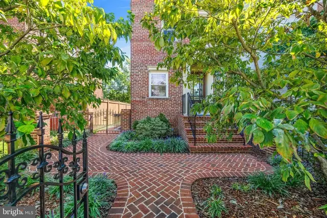 323 Mount Vernon Ave, Alexandria