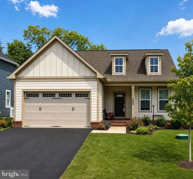 1002 Pipers Brook Dr, Purcellville
