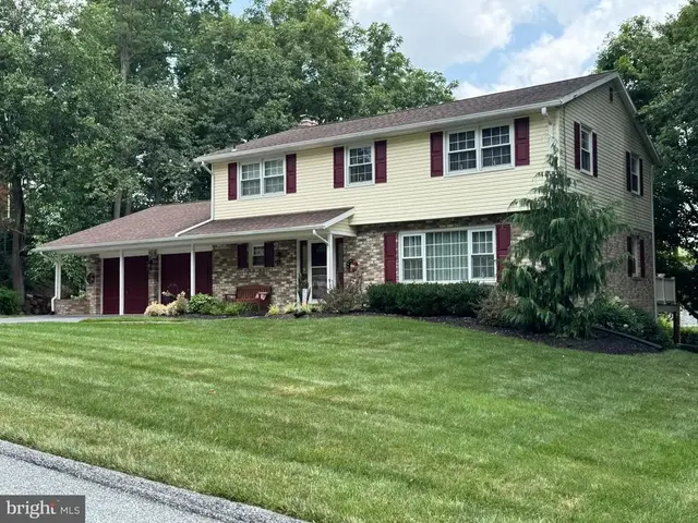 1941 Garnet Rd, York