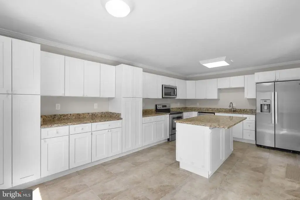 9463 Hickory View, GAITHERSBURG