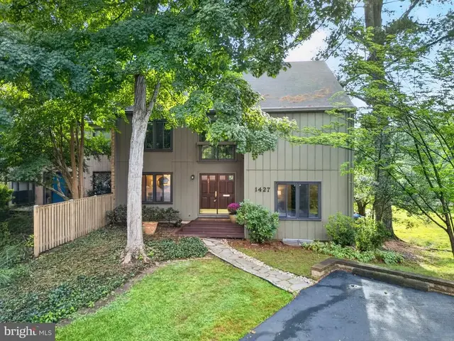 1427 Green Run Ln, Reston