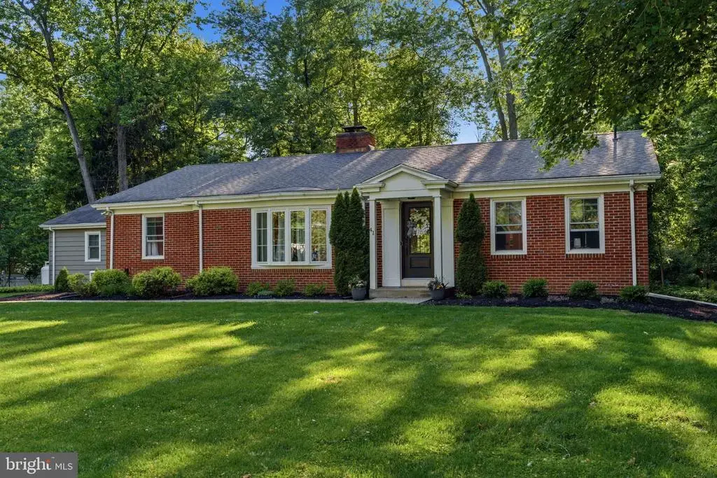 41 S Homestead Dr, YARDLEY