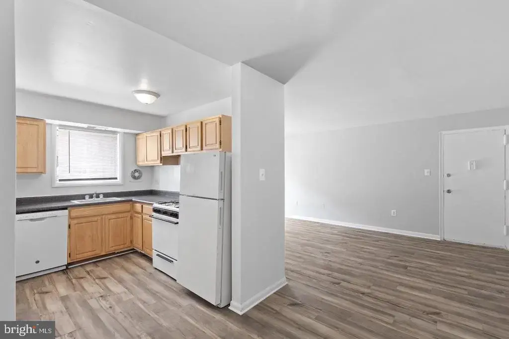 229 43rd Rd Ne, WASHINGTON