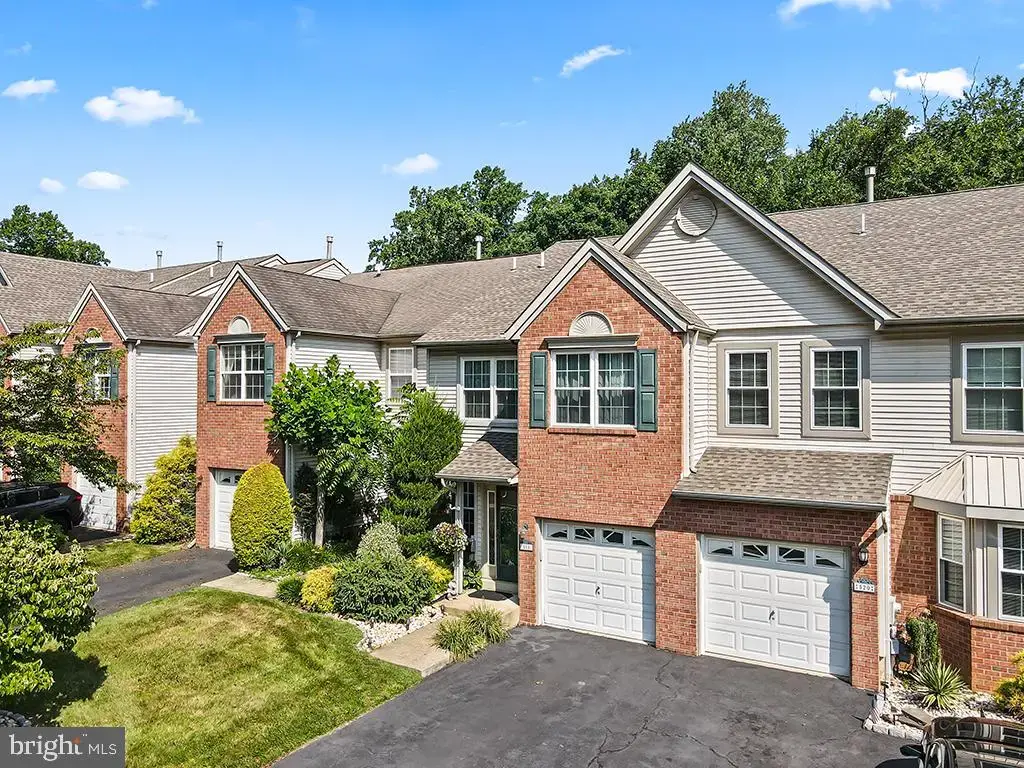 518 Jason Dr, SOUTHAMPTON