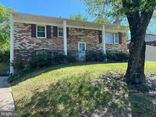 7712 Webster Ln, Fort Washington