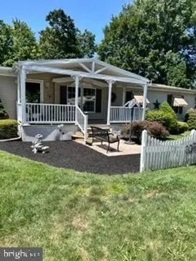 191 Boxwood Rd, Manchester