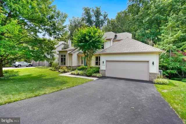 1104 Water Pointe Ln, Reston