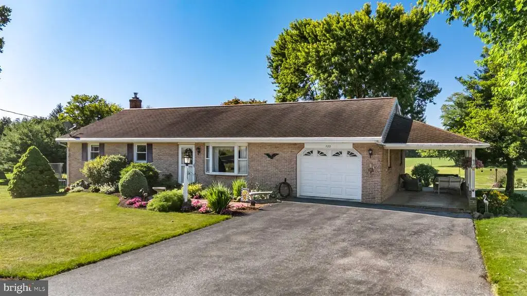 723 Penn Ave, LITITZ