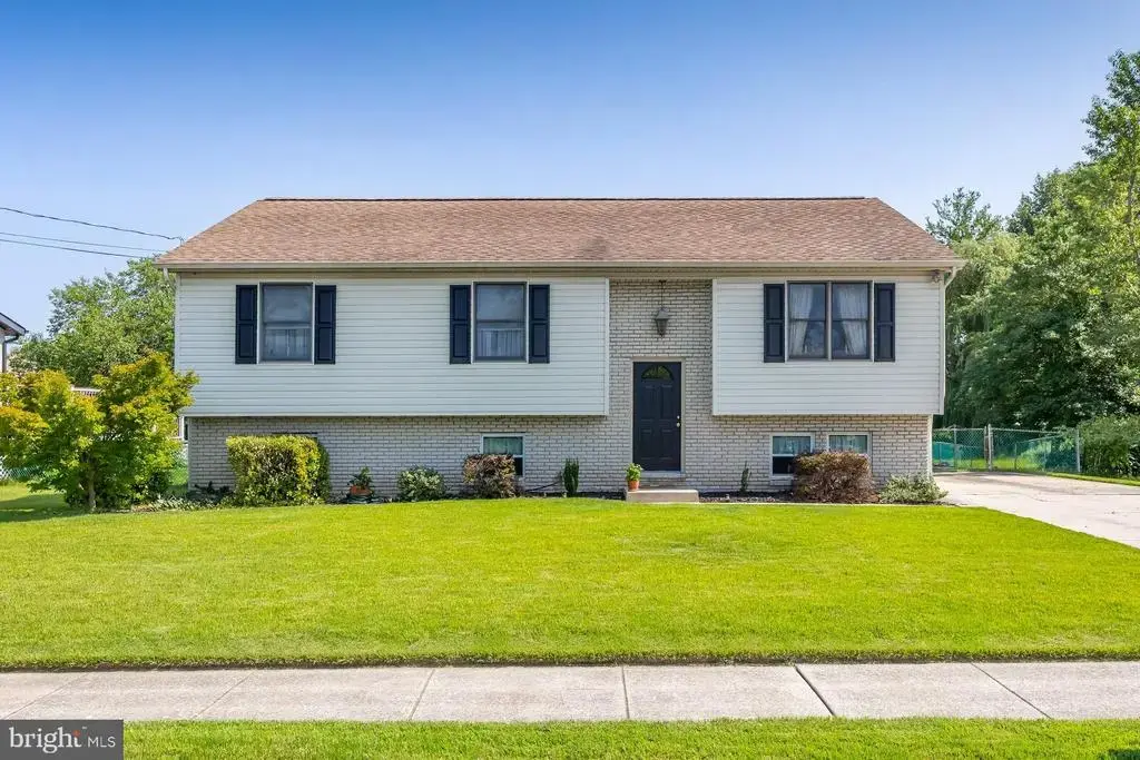 747 Willow Dr, GIBBSTOWN