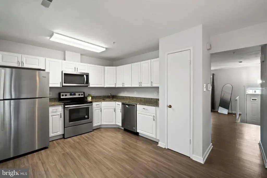 1020 West Ct #10, LAUREL