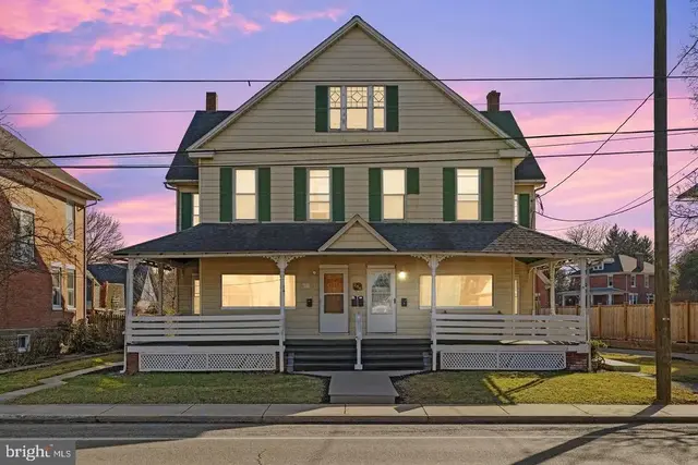 286 E Main St, Landisville