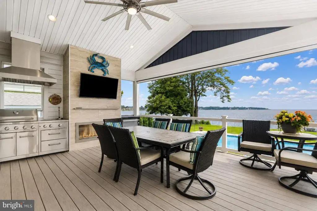 7429 Bay Front Rd, SPARROWS POINT