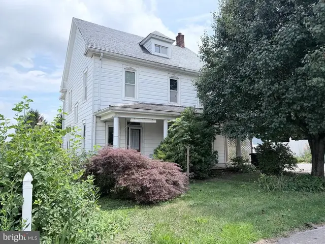 63 N Market St, Fawn Grove
