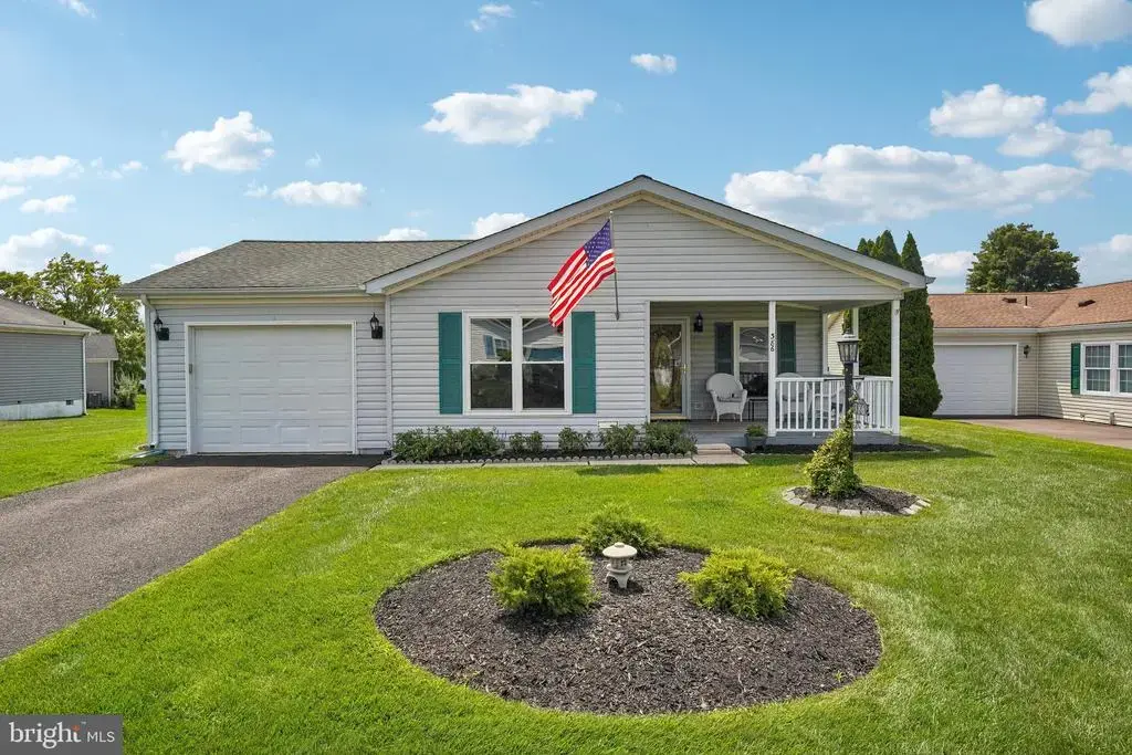 386 Thrush Ct W, NEW HOPE