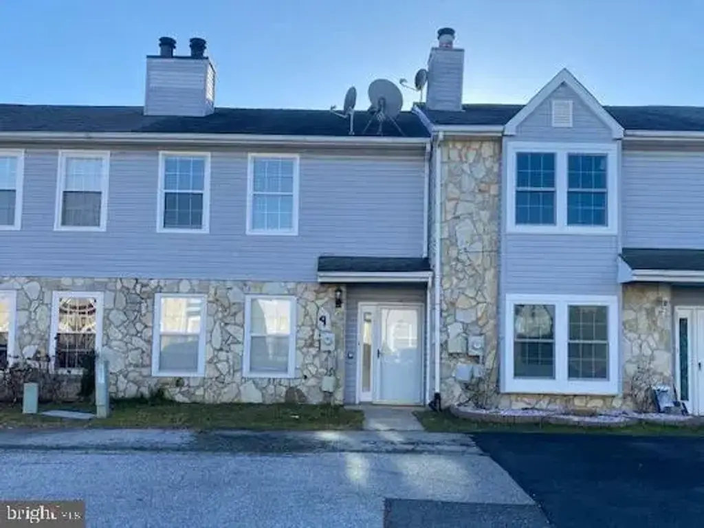 9 Revere Pl, NEWARK